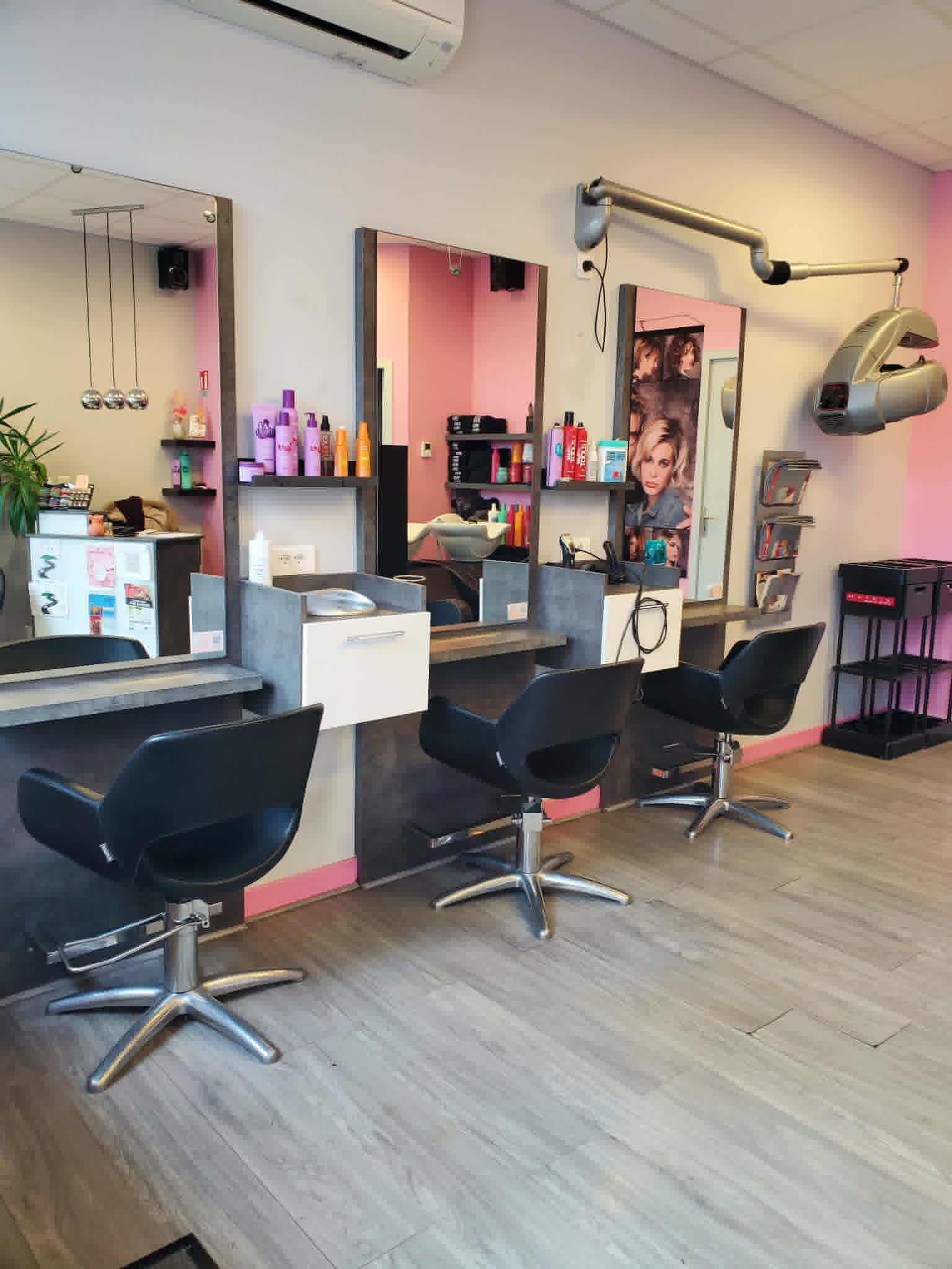 Brosses démêlantes et accessoires cheveux au salon — Transform' & Moi